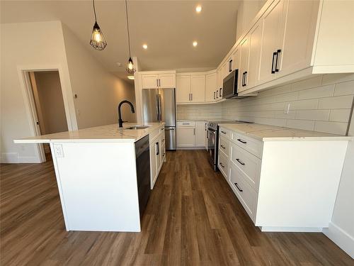 30 Kimberley Avenue, Kimberley, BC - Indoor Photo Showing Kitchen With Upgraded Kitchen