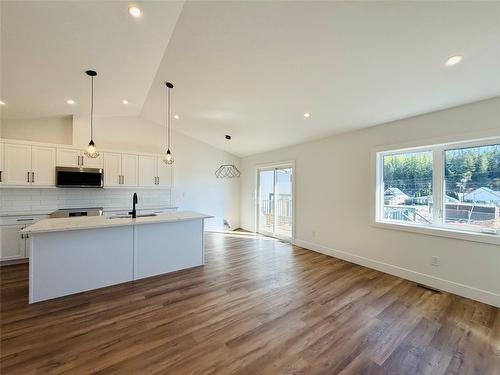 30 Kimberley Avenue, Kimberley, BC - Indoor Photo Showing Kitchen With Upgraded Kitchen