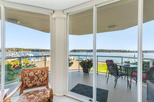 207-150 Promenade Dr, Nanaimo, BC -  With Body Of Water With Exterior
