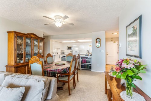 207-150 Promenade Dr, Nanaimo, BC - Indoor Photo Showing Dining Room