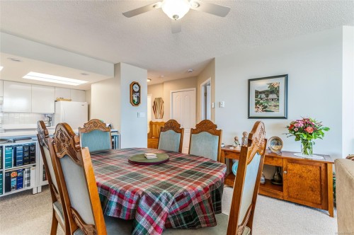 207-150 Promenade Dr, Nanaimo, BC - Indoor Photo Showing Dining Room