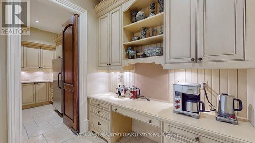 14 St Margarets Drive, Toronto, ON - Indoor