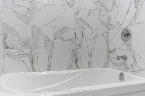 20 Mildred Avenue, St. Catharines, ON - Indoor Photo Showing Bathroom