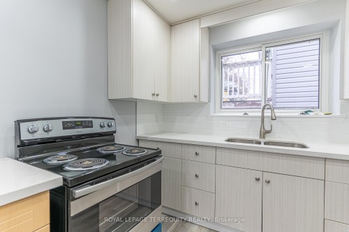 20 Mildred Avenue, St. Catharines, ON - Indoor Photo Showing Kitchen With Double Sink