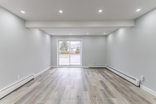 20 Mildred Avenue, St. Catharines, ON - Indoor Photo Showing Other Room