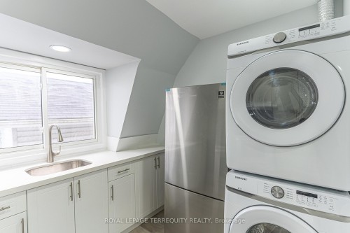 20 Mildred Avenue, St. Catharines, ON - Indoor Photo Showing Laundry Room
