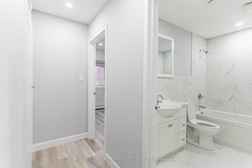 20 Mildred Avenue, St. Catharines, ON - Indoor Photo Showing Bathroom
