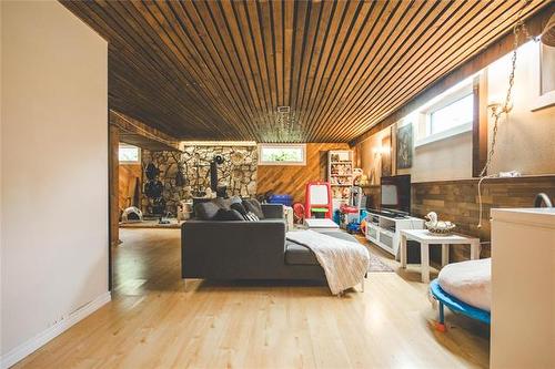 455 Wallasey St, Winnipeg, MB 