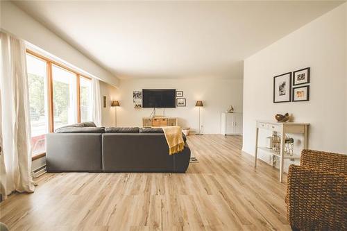 455 Wallasey St, Winnipeg, MB 