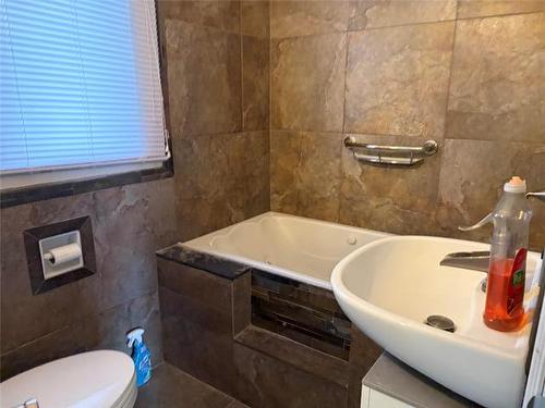 482 Brock St, Winnipeg, MB 