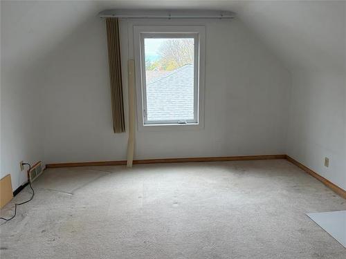 482 Brock St, Winnipeg, MB 