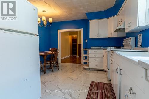 303 Murray Street W, Pembroke, ON - Indoor Photo Showing Kitchen