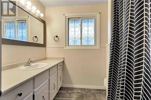 17 Penny Lane, Brantford, ON 