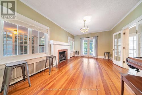 1173 Queen Victoria Avenue, Mississauga, ON - Indoor Photo Showing Living Room With Fireplace