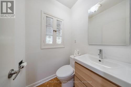 1173 Queen Victoria Avenue, Mississauga, ON - Indoor Photo Showing Bathroom