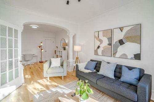 Salon - 5025 Rue Fabre, Montréal (Le Plateau-Mont-Royal), QC - Indoor Photo Showing Living Room