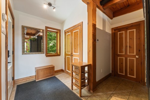 Hall d'entrée/Vestibule - 439 Ch. Alger'S Cove, Stanstead - Canton, QC - Indoor Photo Showing Other Room