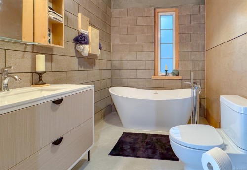 362 Spruce Ave, Gabriola Island, BC 