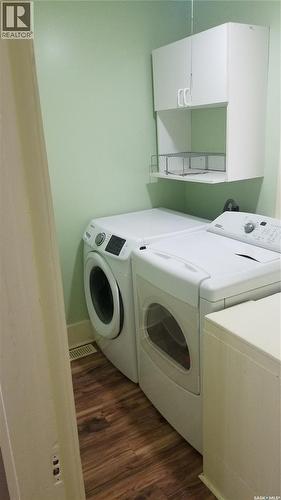 1422 Cameron Street, Regina, SK - Indoor Photo Showing Laundry Room