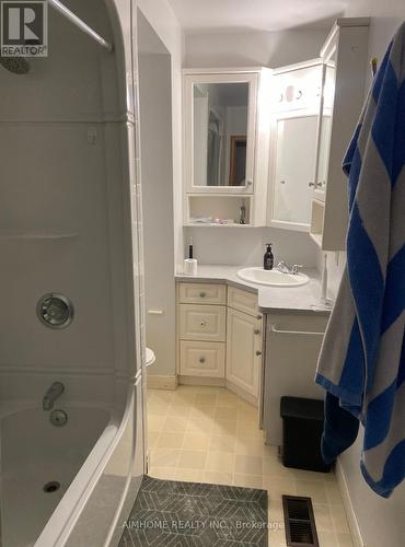 76 Elgin Crescent, Waterloo, ON - Indoor Photo Showing Bathroom