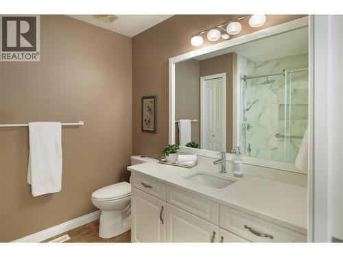 5175 Sandhills Drive, Kelowna, BC - Indoor Photo Showing Bathroom