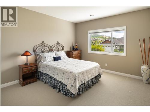 5175 Sandhills Drive, Kelowna, BC - Indoor Photo Showing Bedroom
