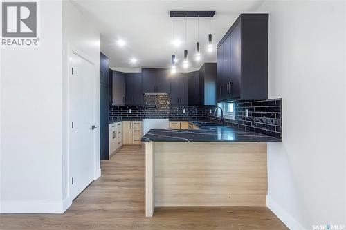 823 Nightingale Road, Saskatoon, SK - Indoor Photo Showing Kitchen