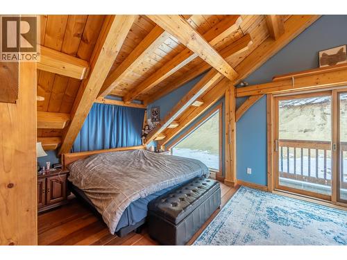 2360 Trans Canada  N Highway, Golden, BC - Indoor Photo Showing Bedroom