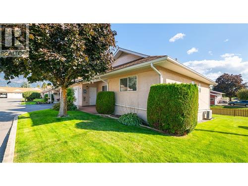 518 18Th Avenue Unit# 10, Creston, BC - Outdoor