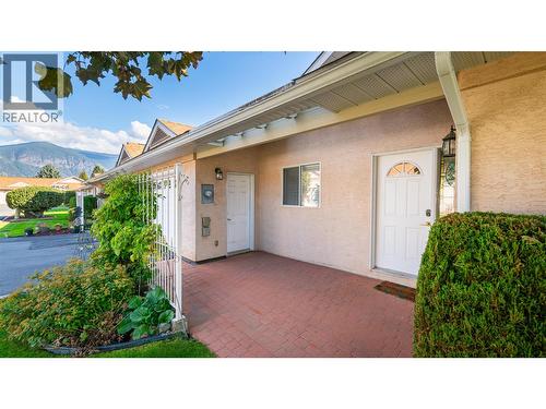 518 18Th Avenue Unit# 10, Creston, BC - Outdoor