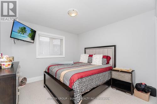 16 Westminster Circle, Barrie, ON - Indoor Photo Showing Bedroom