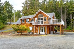1125/1135 Spider Lake Rd  Qualicum Beach, BC V9K 2L7