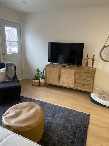 Living room - 6748 6E Avenue, Montréal (Rosemont/La Petite-Patrie), QC - Indoor Photo Showing Living Room