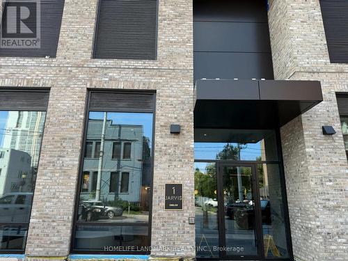 909 - 1 Jarvis Street, Hamilton, ON - Outdoor