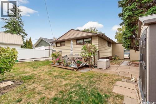 1230 Grace Street, Moose Jaw, SK - Outdoor With Exterior