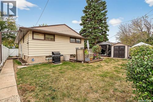 1230 Grace Street, Moose Jaw, SK - Outdoor