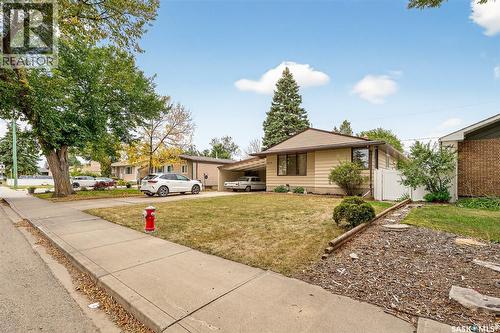 1230 Grace Street, Moose Jaw, SK - Outdoor