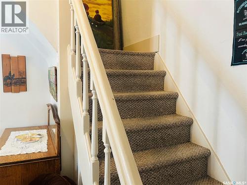 32 11Th Avenue Se, Swift Current, SK - Indoor Photo Showing Other Room