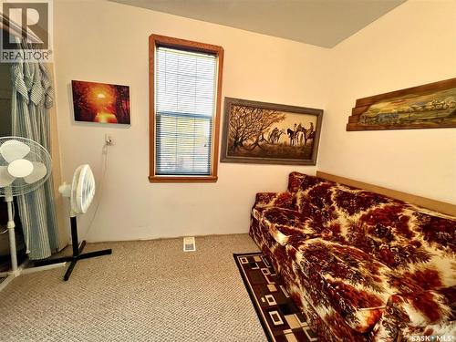 32 11Th Avenue Se, Swift Current, SK - Indoor