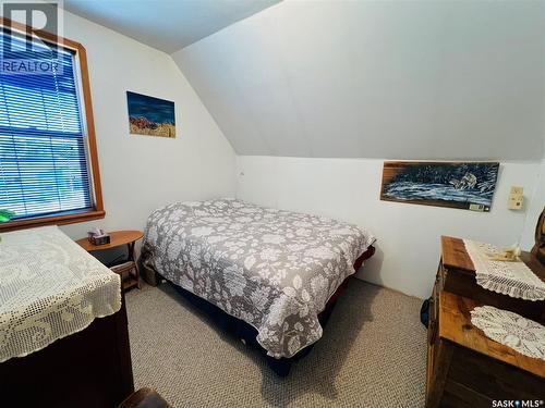 32 11Th Avenue Se, Swift Current, SK - Indoor Photo Showing Bedroom