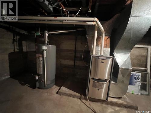 32 11Th Avenue Se, Swift Current, SK - Indoor Photo Showing Basement
