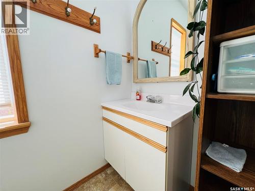 32 11Th Avenue Se, Swift Current, SK - Indoor