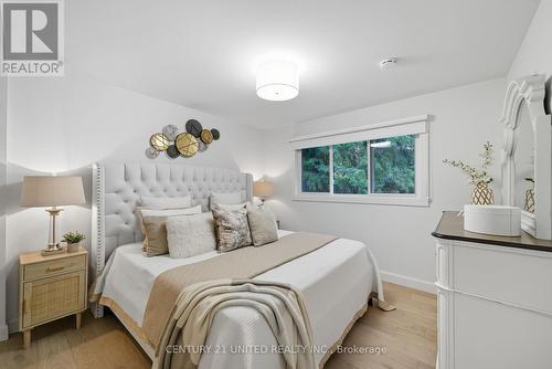 5 Ferndale Avenue, Peterborough (Monaghan Ward 2), ON - Indoor Photo Showing Bedroom