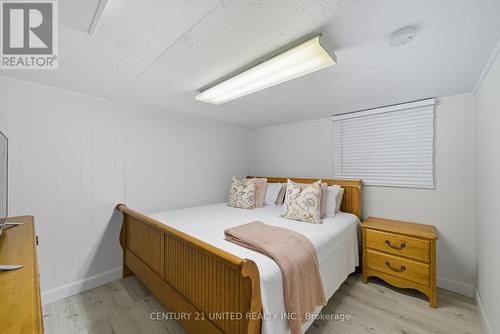 5 Ferndale Avenue, Peterborough (Monaghan Ward 2), ON - Indoor Photo Showing Bedroom