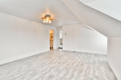 Salon - 6220Z Rue Morin, Val-Morin, QC - Indoor Photo Showing Other Room