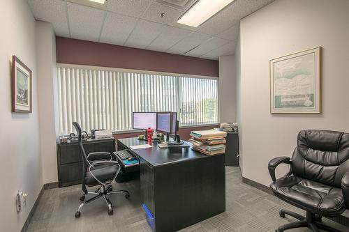 Office - 210-1695 Boul. Laval, Laval (Laval-Des-Rapides), QC - Indoor Photo Showing Office