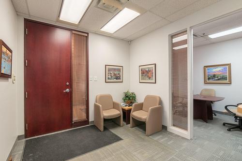Reception area - 210-1695 Boul. Laval, Laval (Laval-Des-Rapides), QC - Indoor