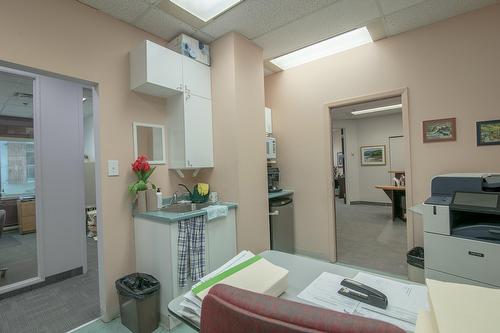 Kitchenette - 210-1695 Boul. Laval, Laval (Laval-Des-Rapides), QC - Indoor