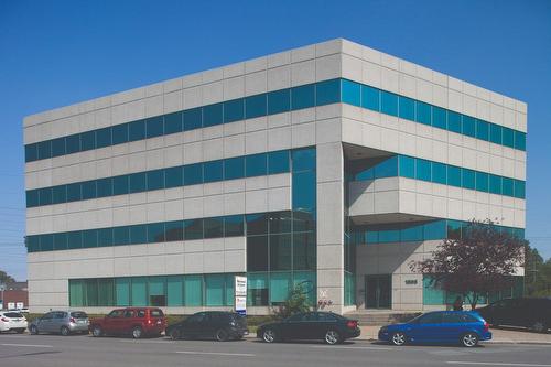 Exterior - 100-1695 Boul. Laval, Laval (Laval-Des-Rapides), QC - Indoor Photo Showing Bathroom