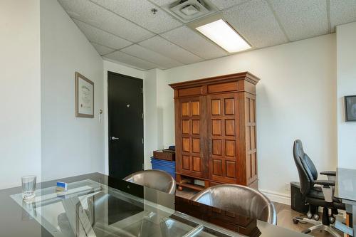 Bureau - 410-1695 Boul. Laval, Laval (Laval-Des-Rapides), QC - Indoor Photo Showing Office